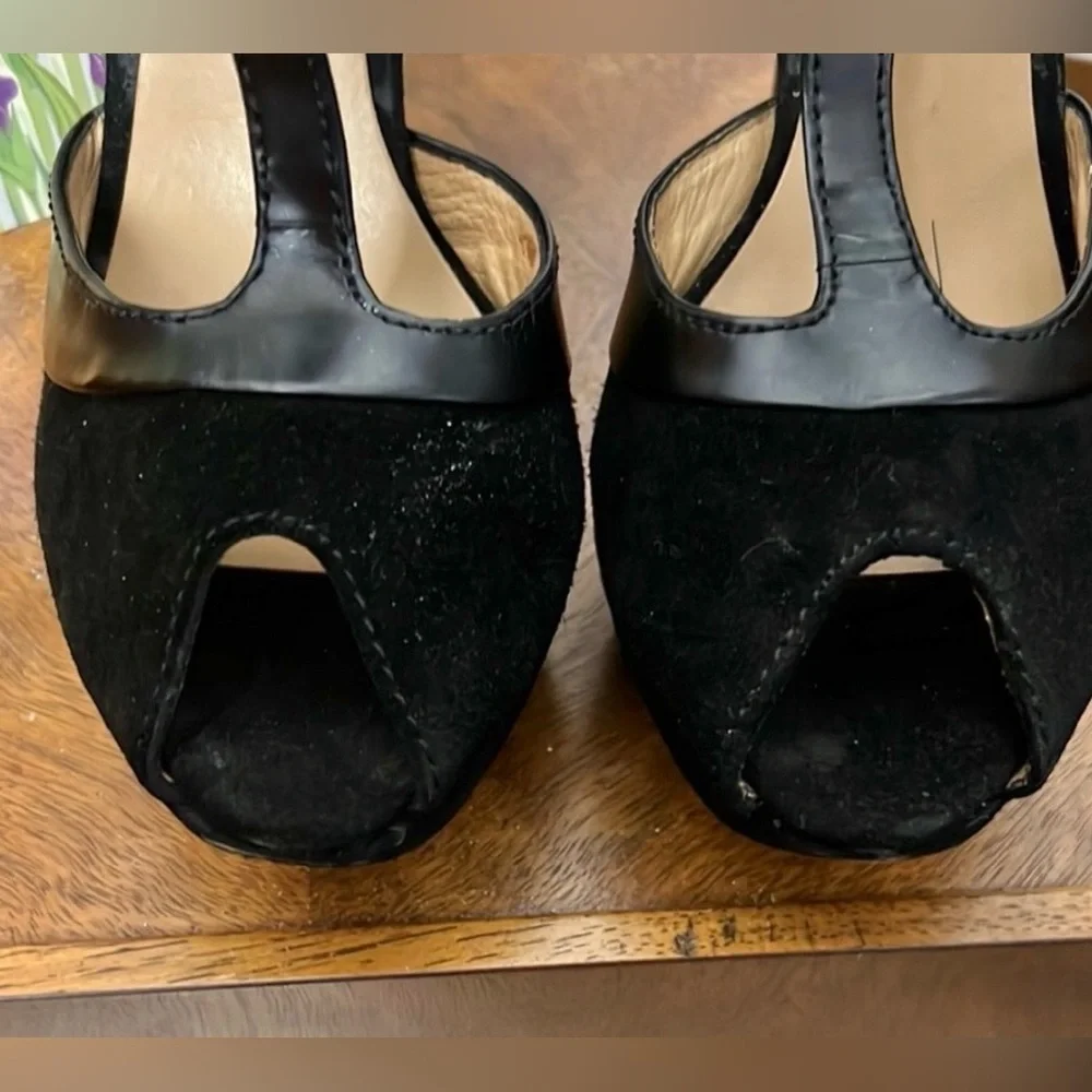L.A.M.B. Elegant Black T Strap Suede/Leather Peep Toe Pumps Size 7.5 - Picture 3 of 8